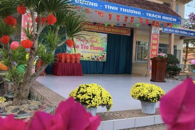 RỘN RÀNG SẮC XUÂN – ĐONG ĐẦY TÌNH NGHĨA QUA CHƯƠNG TRÌNH “XUÂN YÊU THƯƠNG” CỦA TRƯỜNG TIỂU HỌC NGUYỄN HUỆ